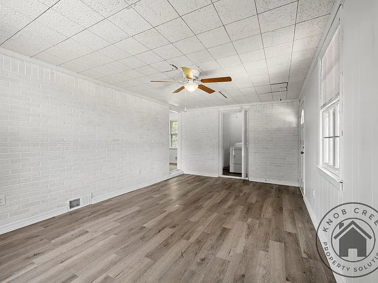 1138 Highland Dr — Photo 11
