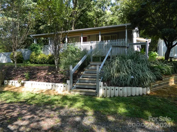 2748 Clarks Chapel Rd SW, Lenoir, NC 28645