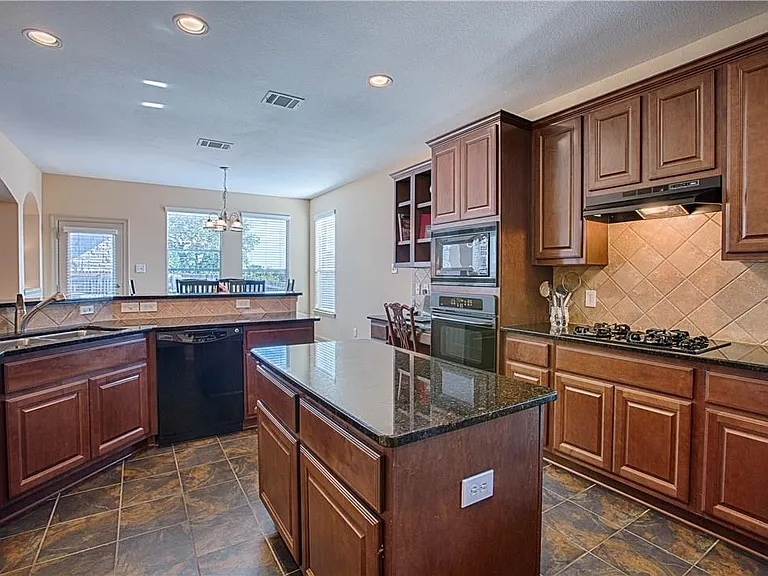 12500 Calistoga Way — Photo 9