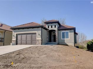 1237 SW 40th St, Lees Summit, MO 64082