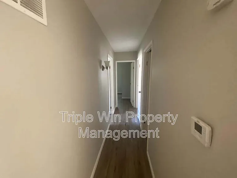 2372 Rockymont Dr — Photo 8