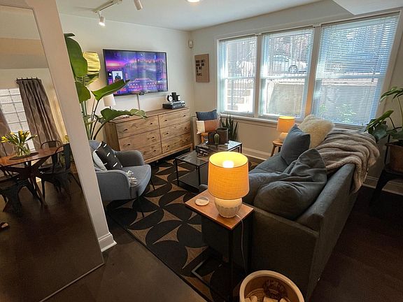 5th image of 2128 W Charleston St #1
