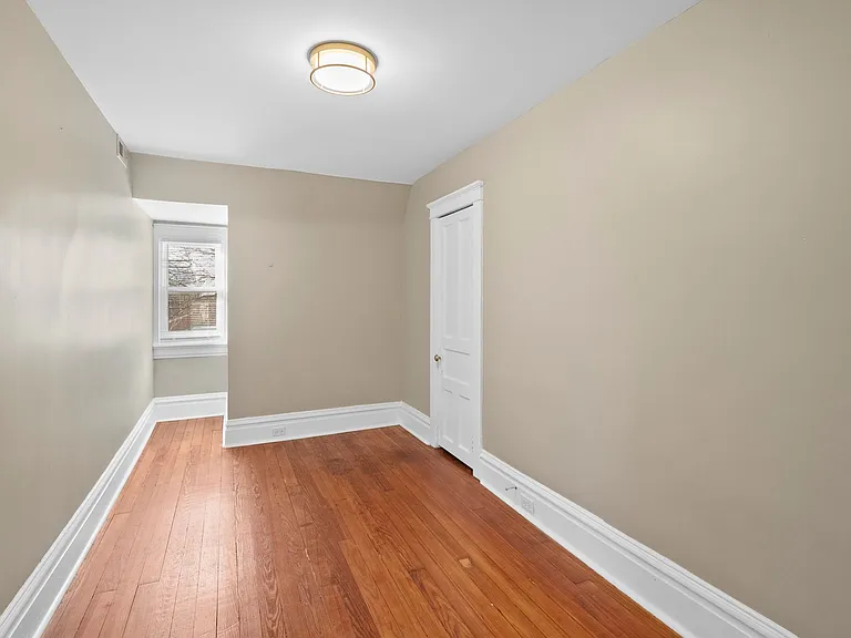 2137 Russell Blvd — Photo 18