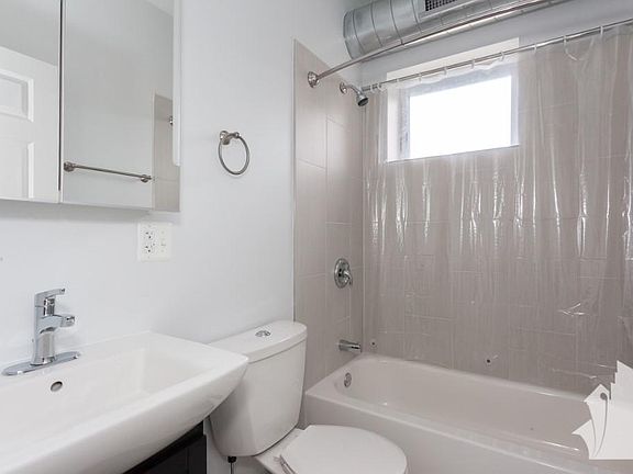 5th image of 623 E Groveland Park