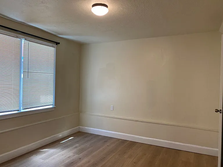 1427 Sherman St — Photo 11