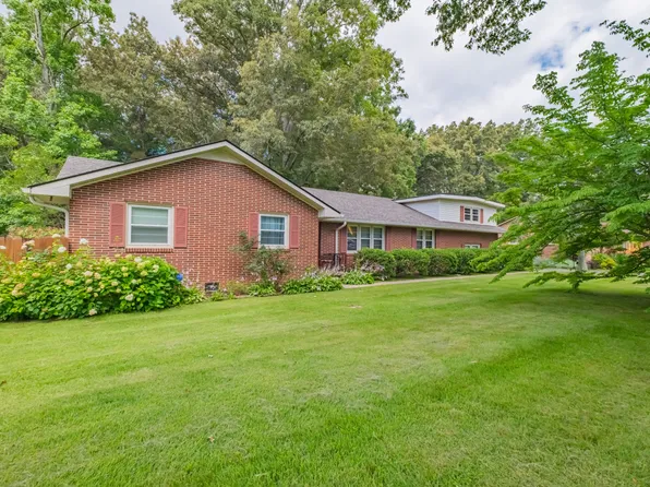 101 Crestwood Dr, Tullahoma, TN 37388