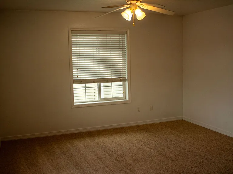 318 Pioneer Rd — Photo 4