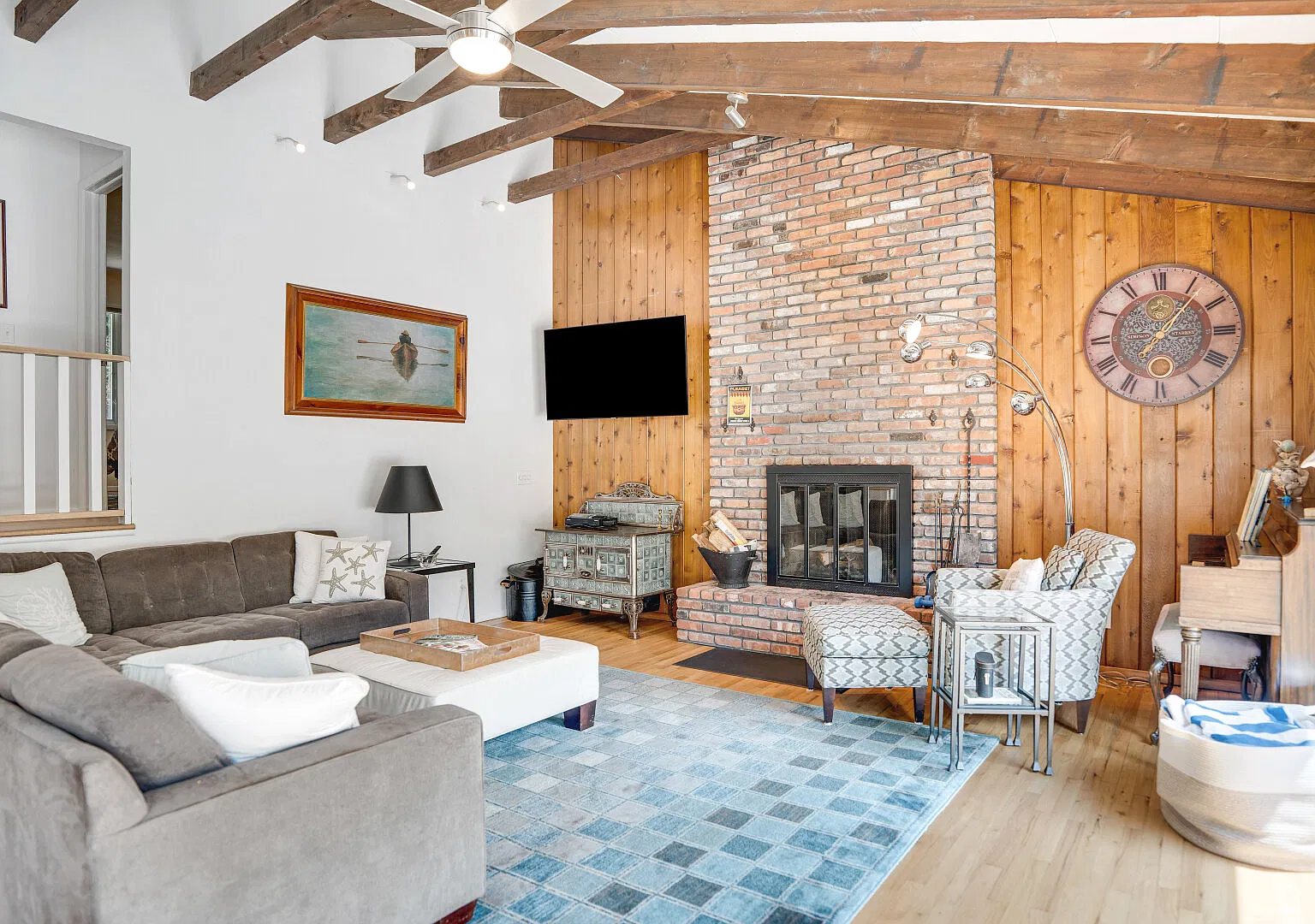 Charming East Hampton Home, Heated Pool, Perfect for Families — Photo 4