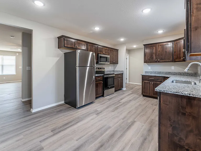 Oakwood Heights Townhomes — Photo 29