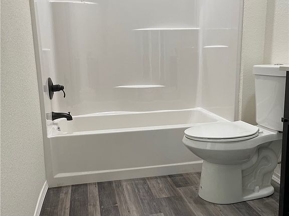 3rd image of 1739 Pleasant Valley Pl