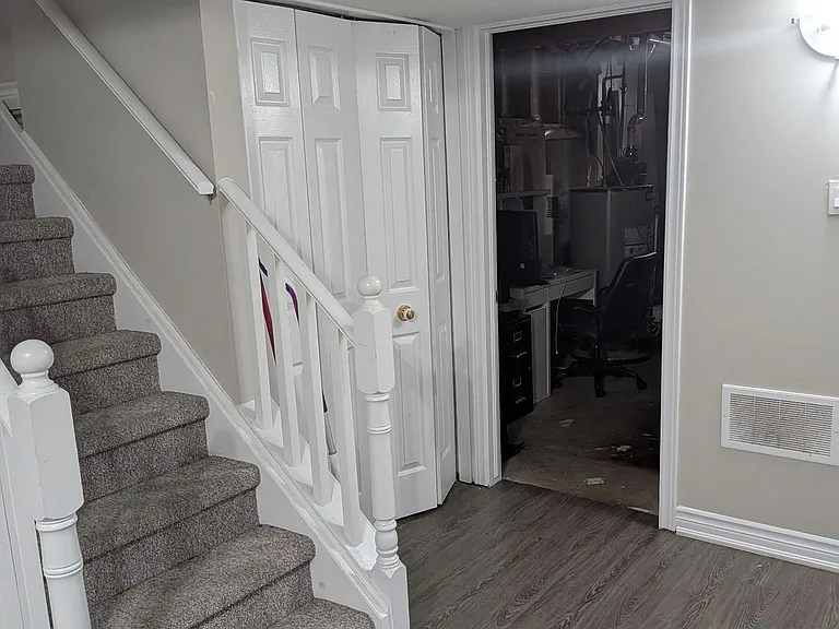 90 Penelope Dr — Photo 18