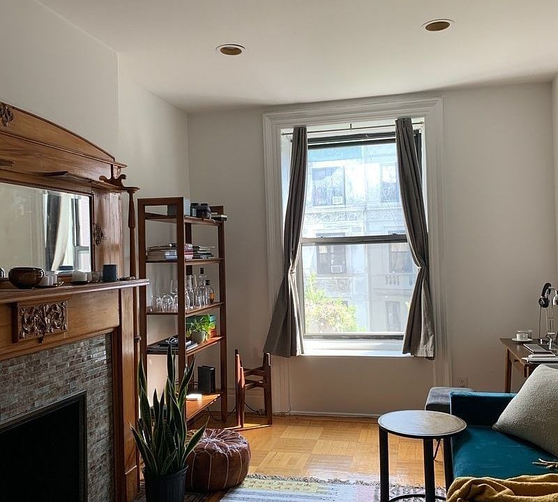 1st image of 129 W 75th St #41