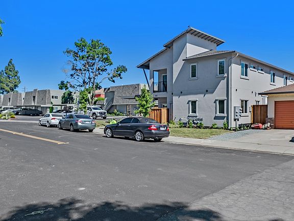 4th image of 501 Hintz Ave