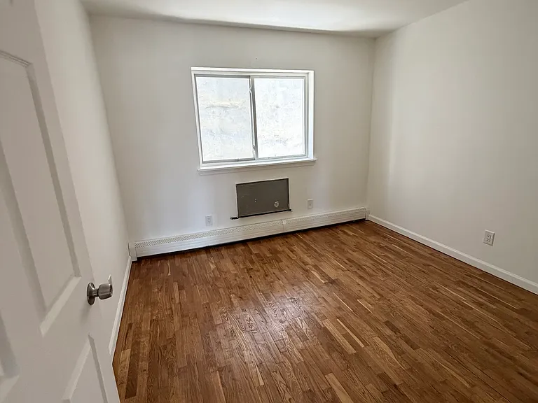 1358 University Ave #2 — Photo 6