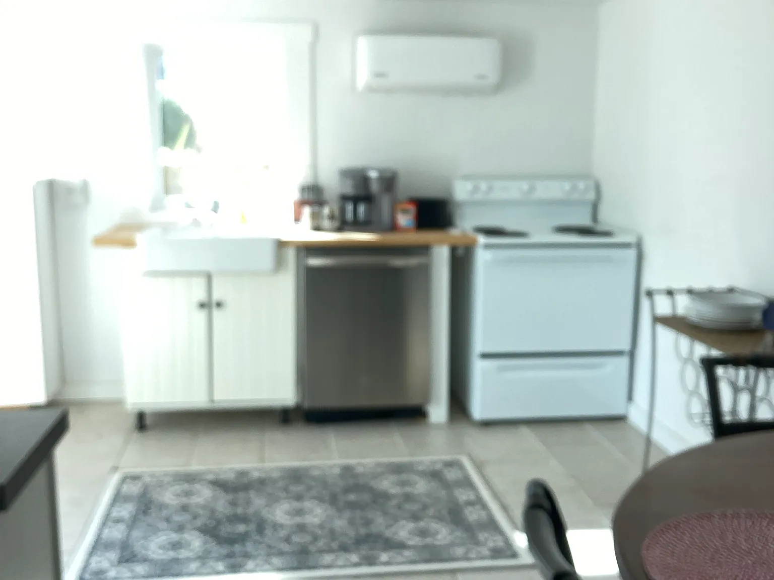 3 bed, 1350 sqft, $2,150 — Photo 2