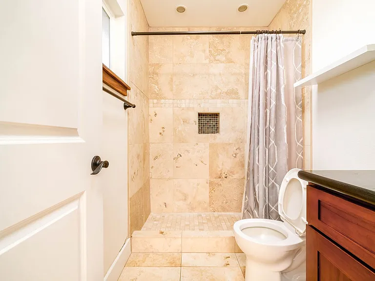 219 Crest Ave #2 — Photo 15