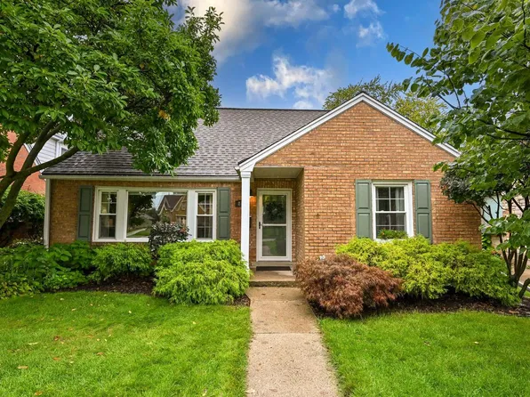 2425 N 81st STREET, Wauwatosa, WI 53213