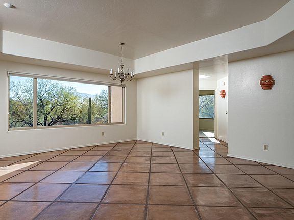 5th image of 3680 N Lynford Pl