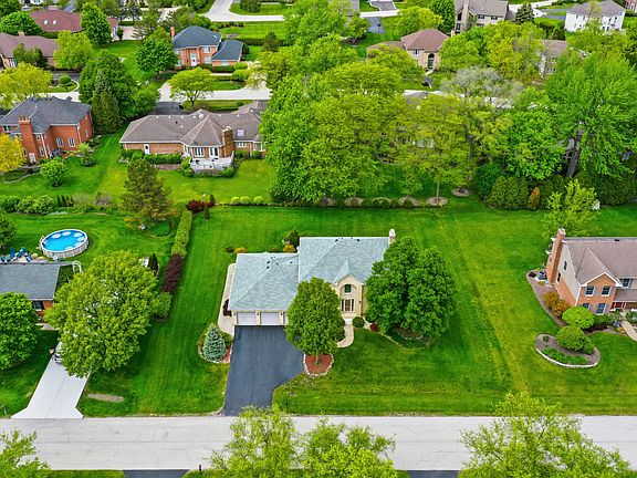 2nd image of 406 Woodview Dr