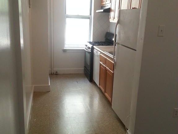3rd image of 758 Nostrand Ave