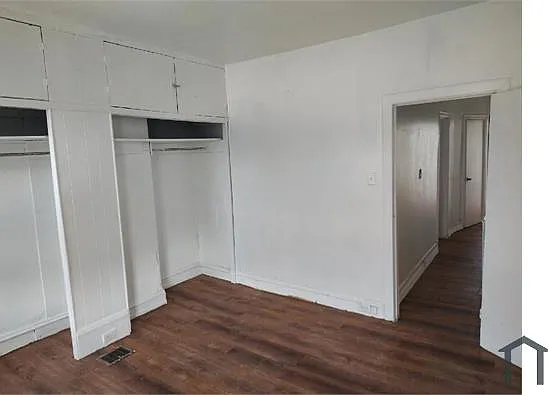 2318 E York St — Photo 4