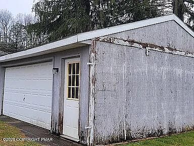 3rd image of 395 Holtzman Rd