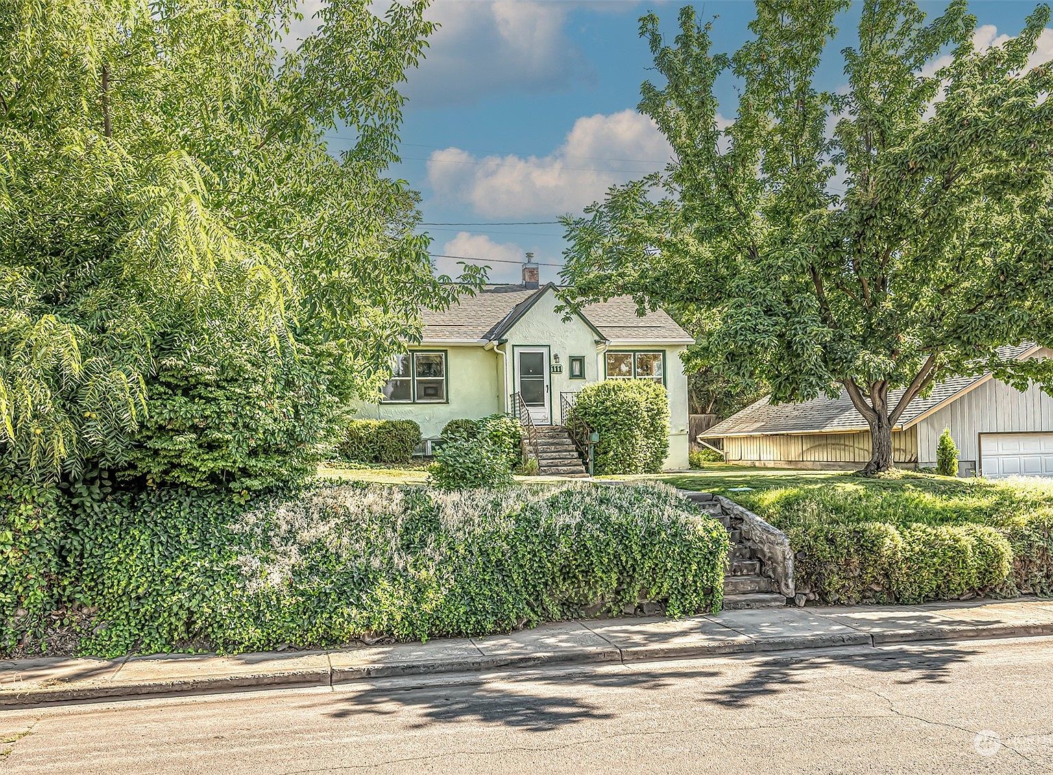 111 SW 12th St, College Place, WA 99324 Zillow
