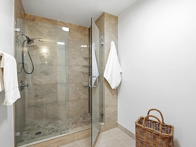 12600 SW Crescent St #202 — Photo 18