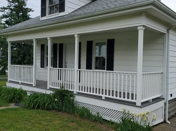846 Pleasant St, Somerset, MA 02726
