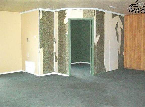 3rd image of 206 Loch Lomond Dr