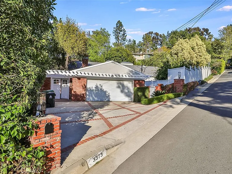 3373 Coy Dr — Photo 1