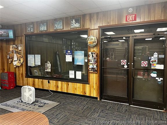 4th image of 530 Grove St