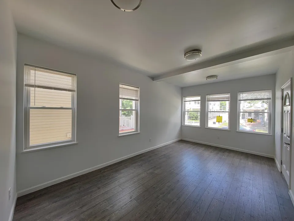 214 S 4th Ave