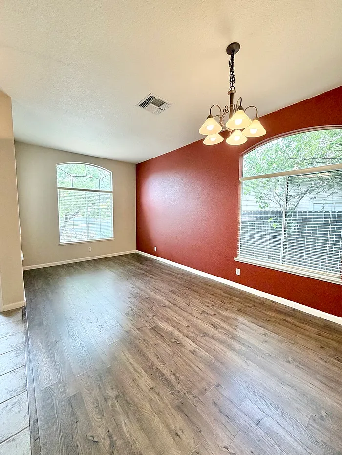 4 bed, 2.0 bath, 1894 sqft, $2,795 — Photo 2