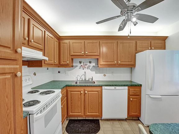 5th image of 4822 Esedra Court #306