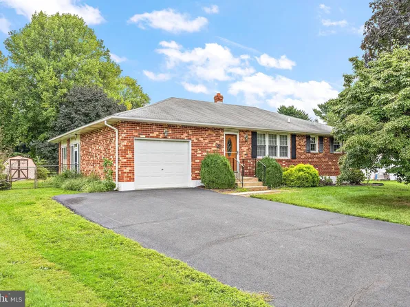 33 Rawlings Dr, Bear, DE 19701