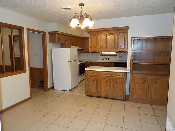 4th image of 1610 NW Black Mesa Dr