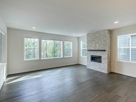 4th image of 1025 Pine Crest Cir NE