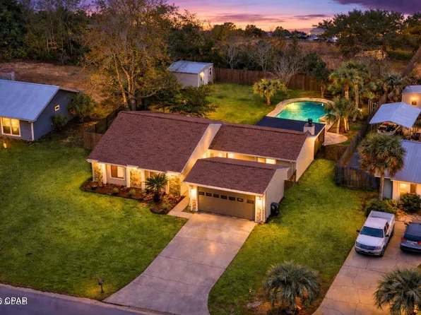 168 Derby Woods Dr, Lynn Haven, FL 32444