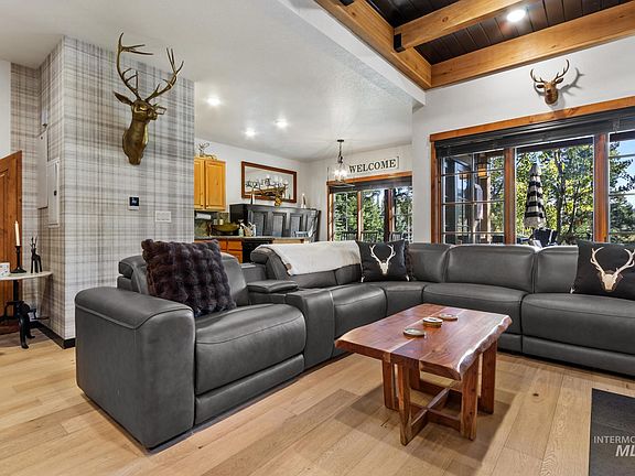 4th image of 7 Golden Bench Ct