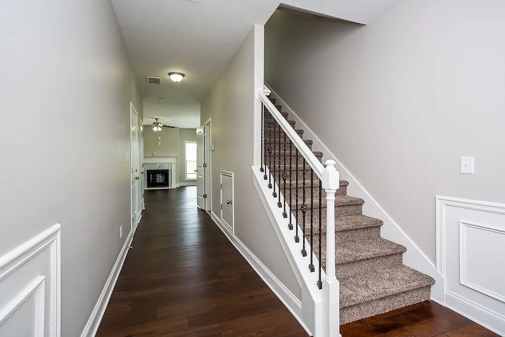 4 bed, 2.5 bath, 2054 sqft, $3,010 — Photo 2