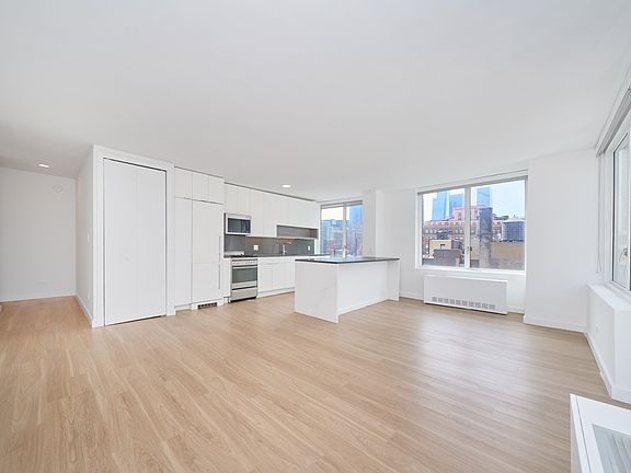 5th image of 70 W 37th St #2122