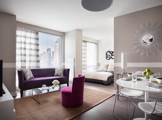 450 W 42nd St APT 12H, New York, NY 10036