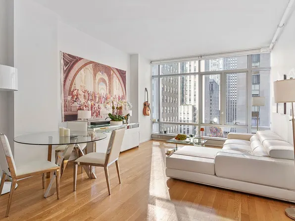 18 W 48th St APT 10E, New York, NY 10036