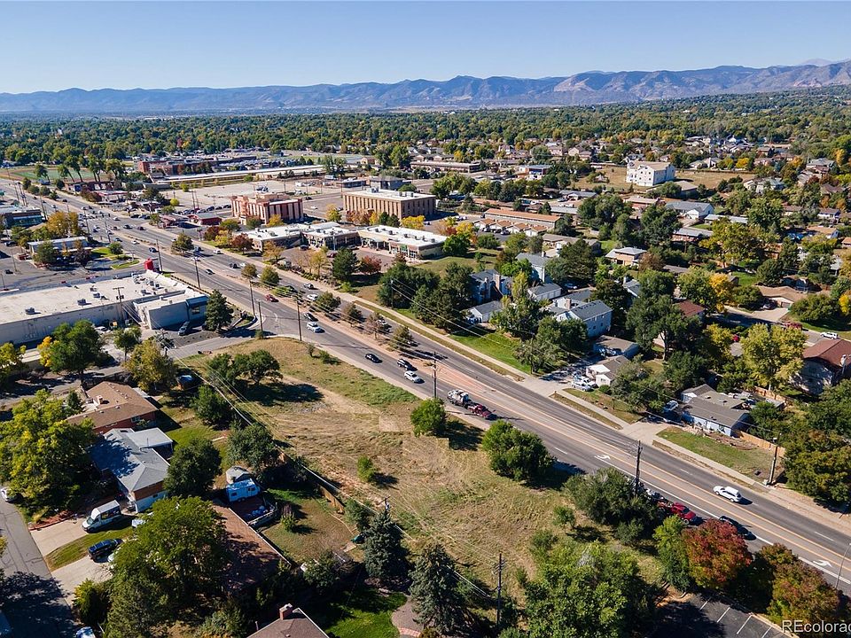 2nd image of 910 S Wadsworth Boulevard