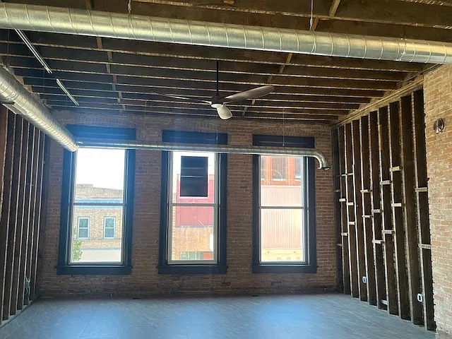 2 bed, 1800 sqft, $2,400 — Photo 1