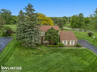 1273 Hickory Hill Dr, Rochester Hills, MI 48309