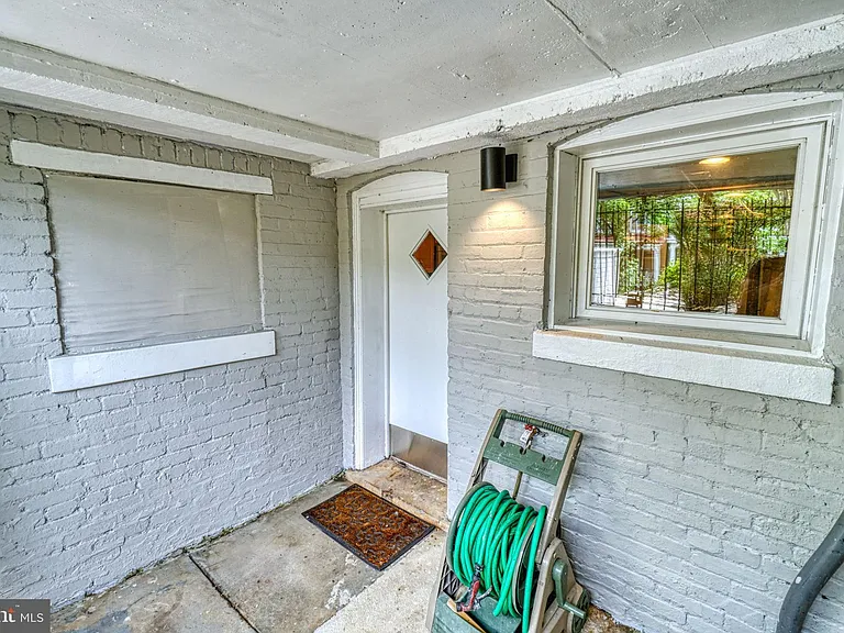 1821 Kilbourne Pl NW — Photo 36