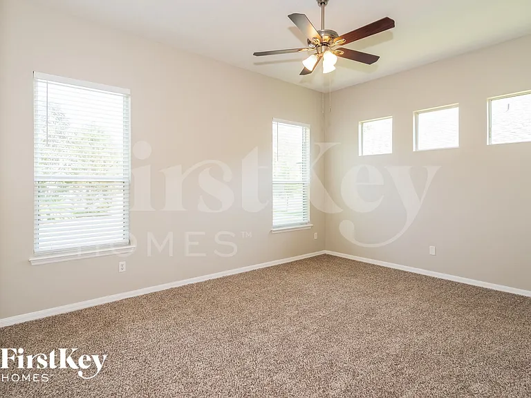 581 Longmill Ln — Photo 8