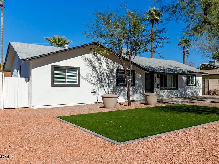818 W Elna Rae St — Photo 4
